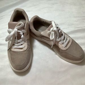 Sneakers Classic sneakers color tan size 9